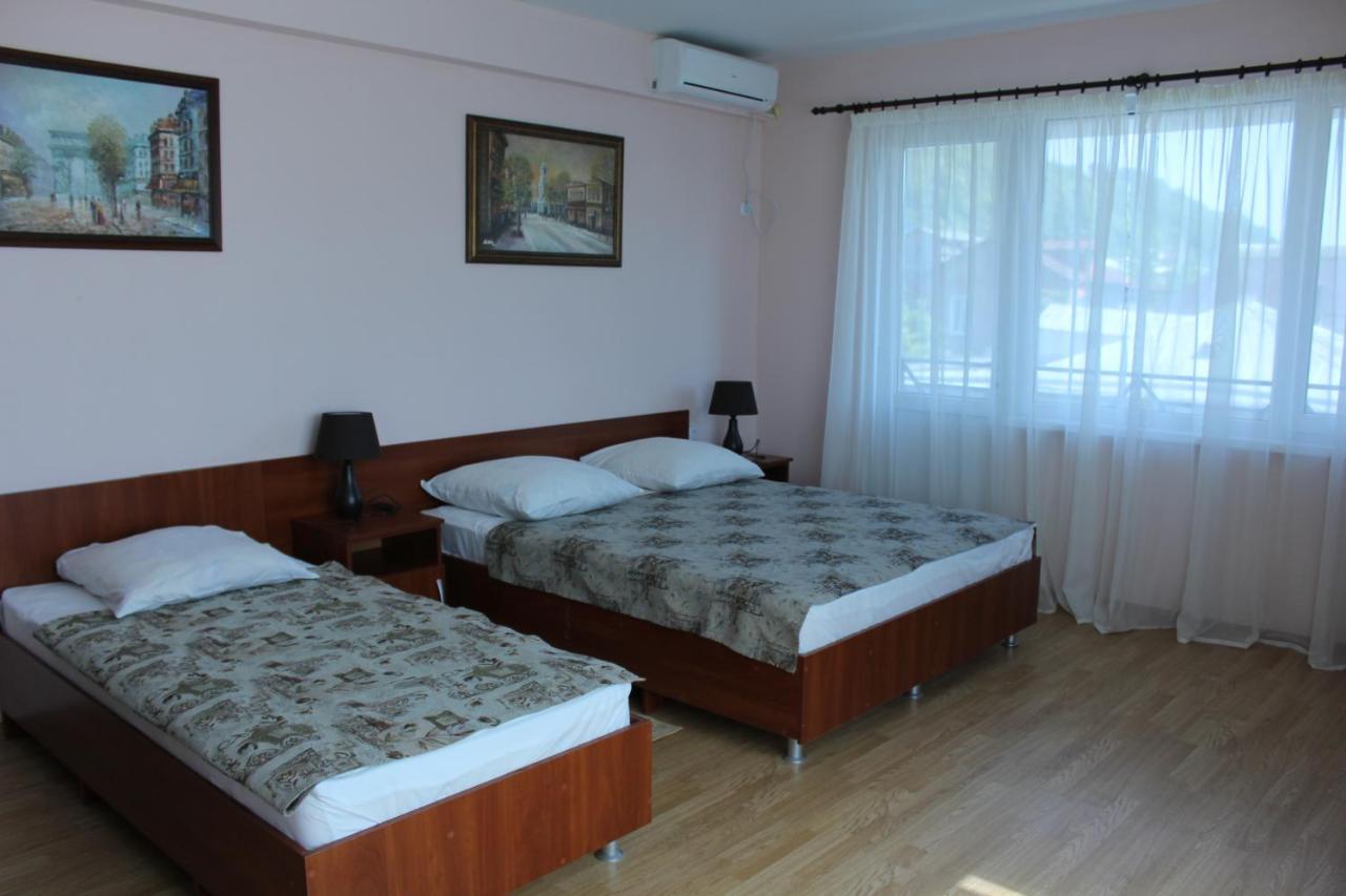 Guest House Zvanba 가그라 외부 사진