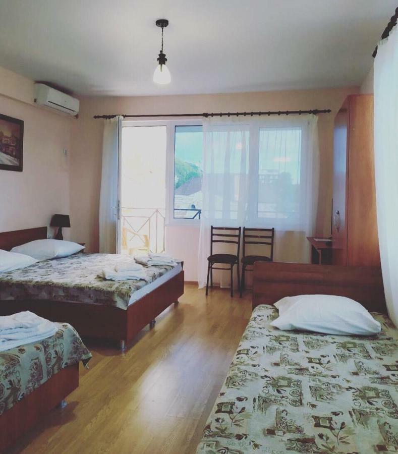 Guest House Zvanba 가그라 외부 사진